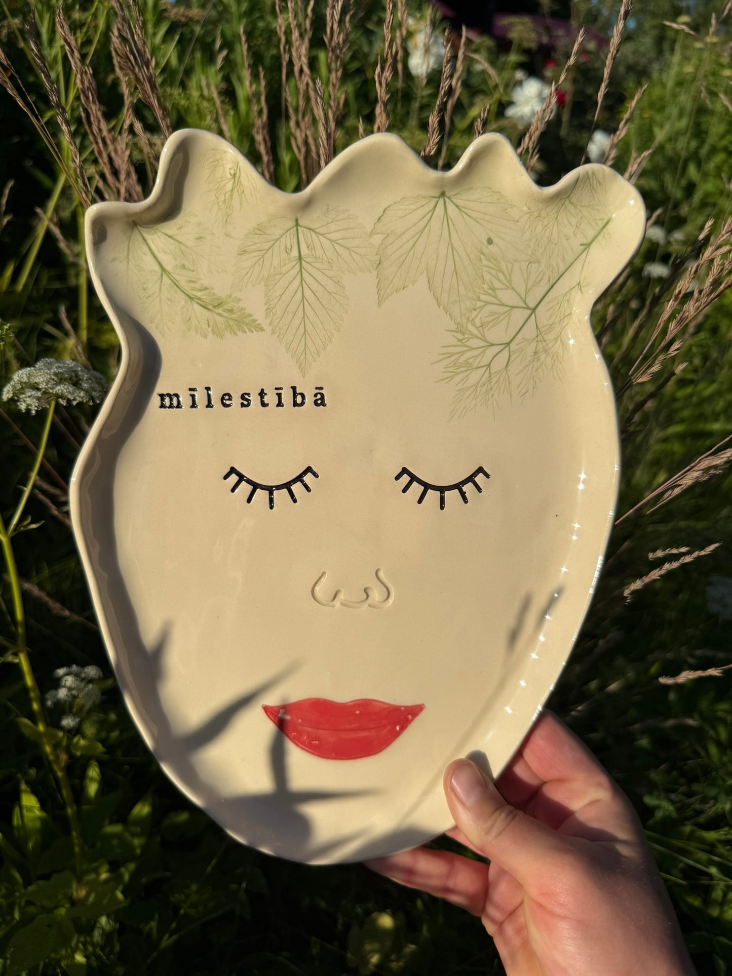 PLAUKSTI & MĪLESTĪBĀ