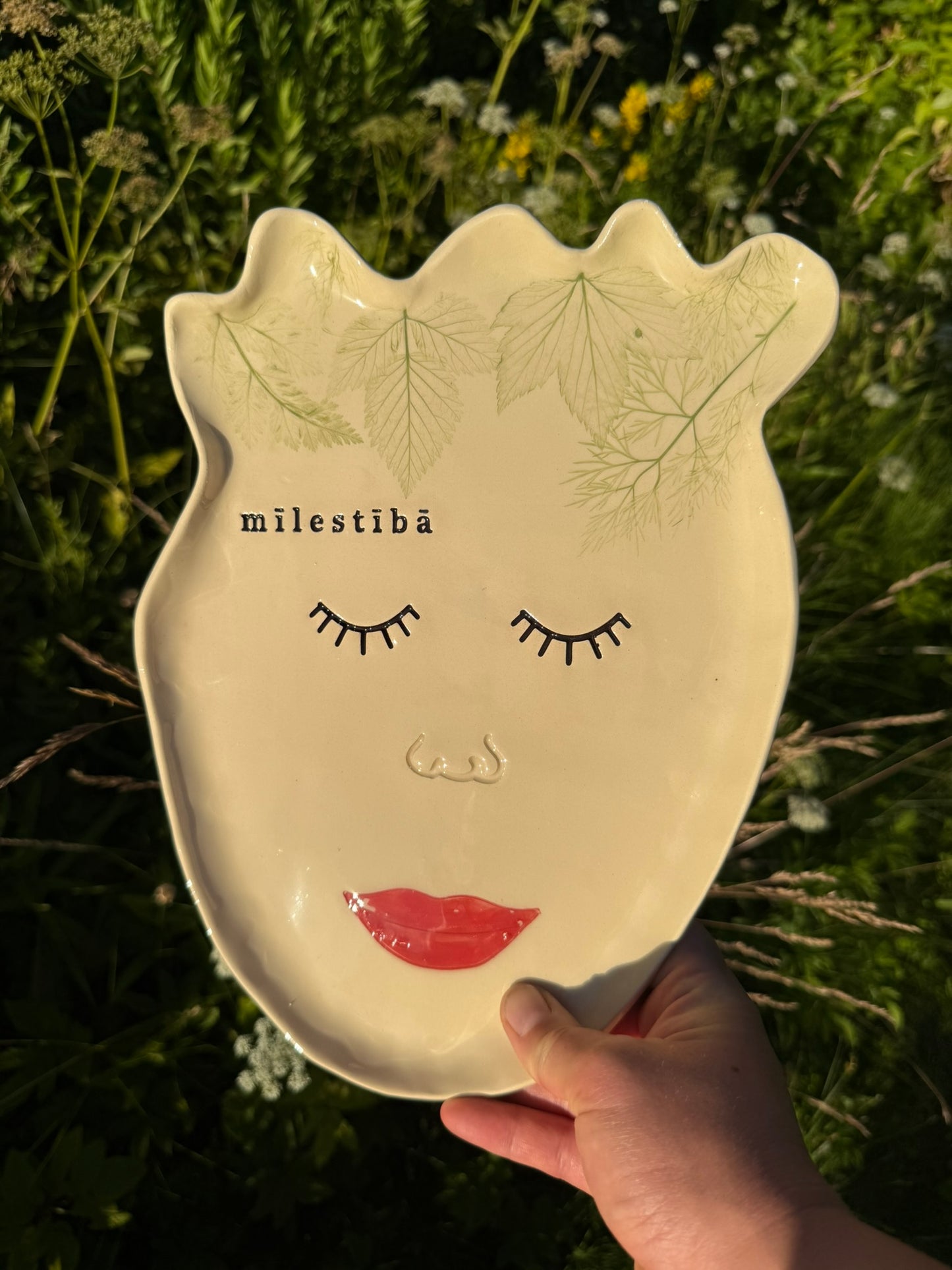 PLAUKSTI & MĪLESTĪBĀ