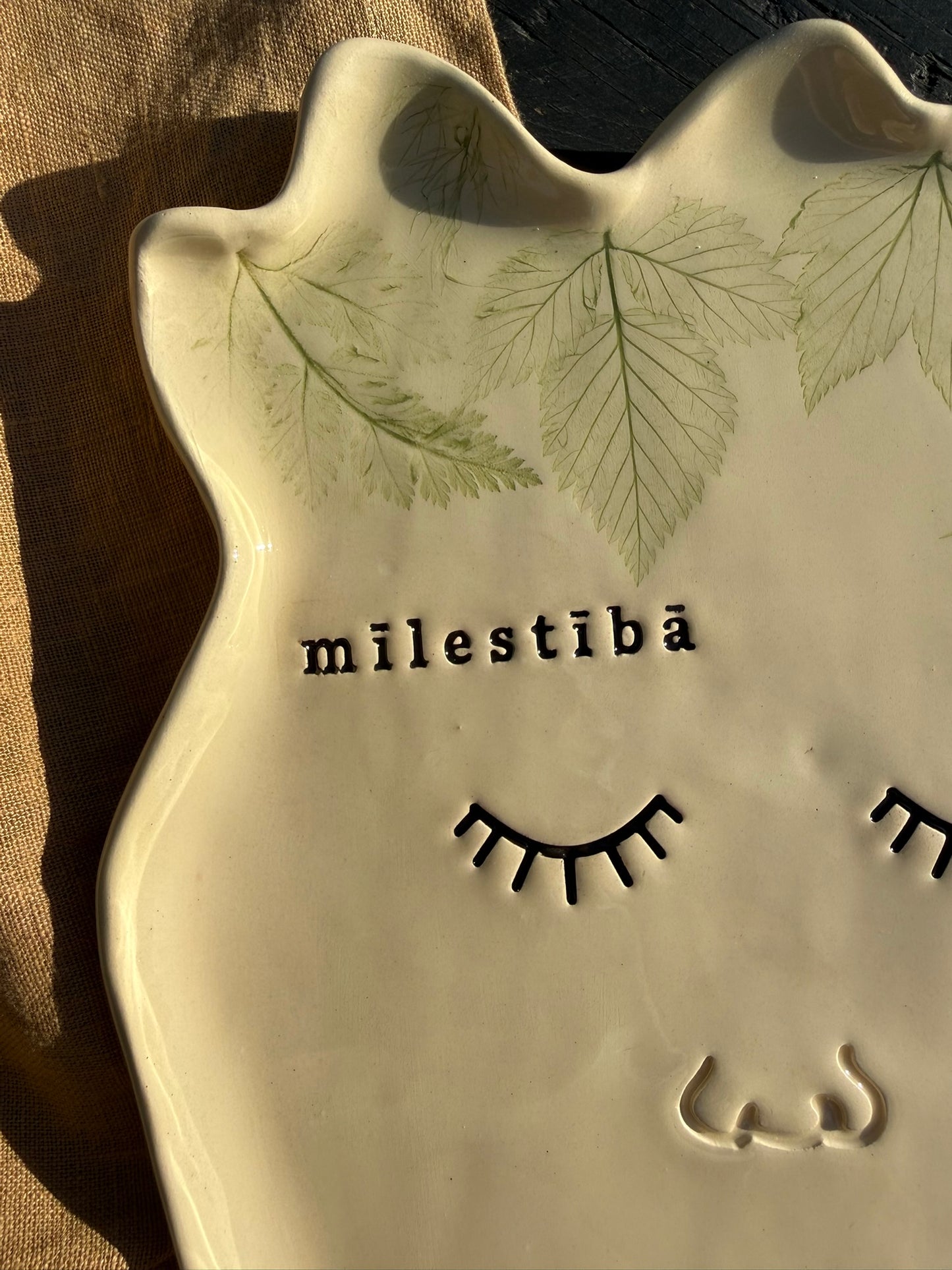 PLAUKSTI & MĪLESTĪBĀ