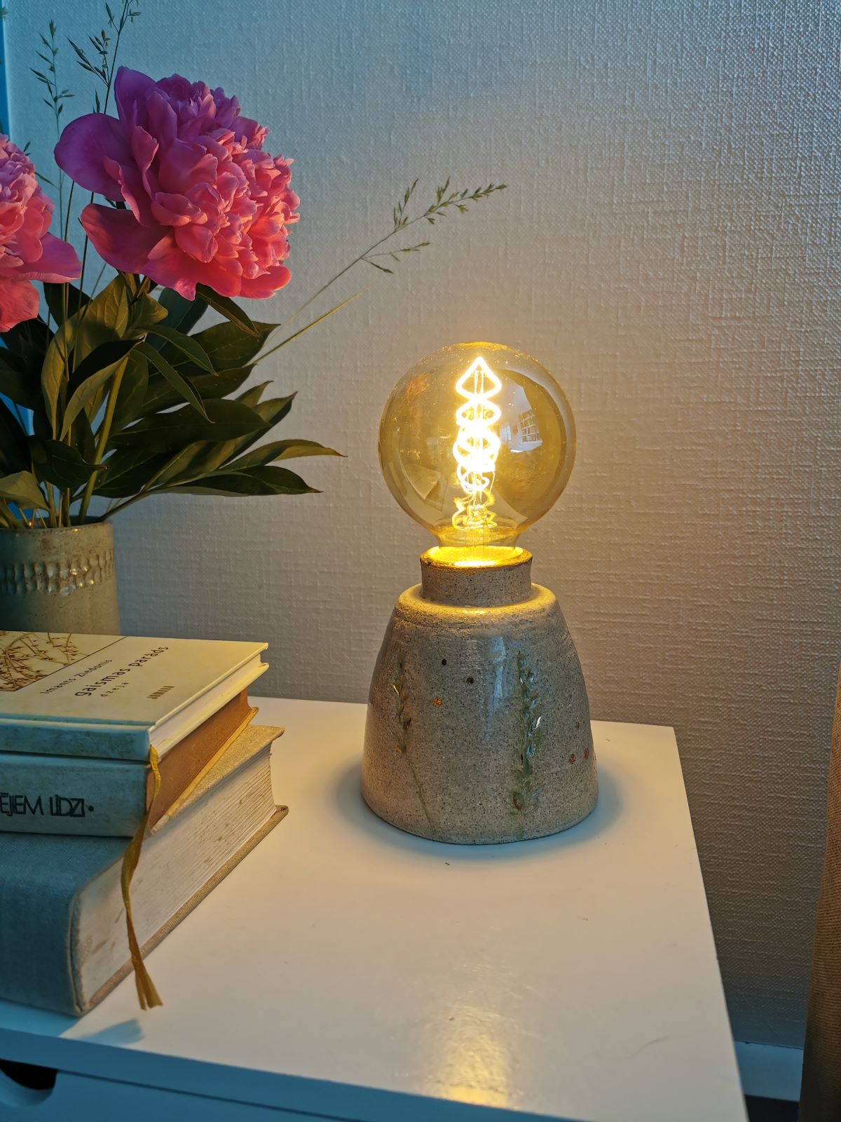 Guļamistabas lampa naktslampiņa UKU CERAMICS 